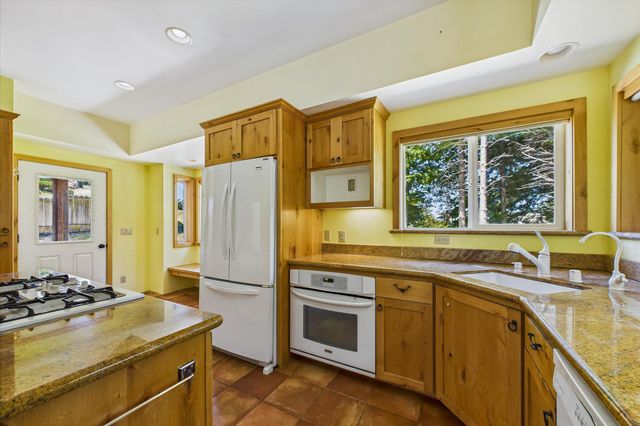 758 Beach Road, Shelter Cove, CA 95589