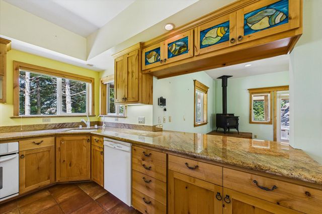 758 Beach Road, Shelter Cove, CA 95589