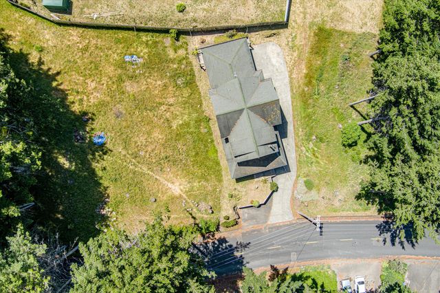 758 Beach Road, Shelter Cove, CA 95589