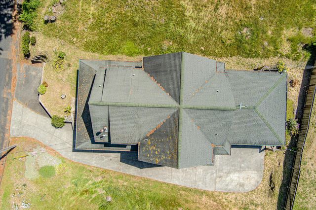 758 Beach Road, Shelter Cove, CA 95589