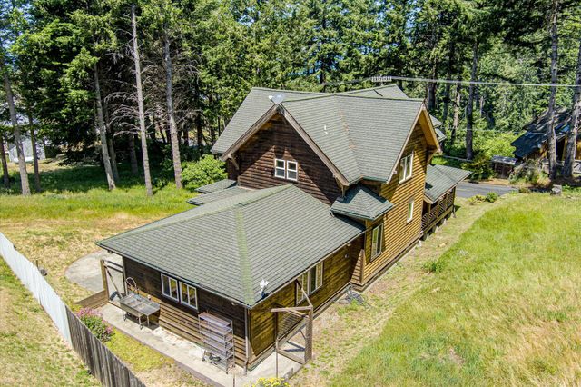 758 Beach Road, Shelter Cove, CA 95589