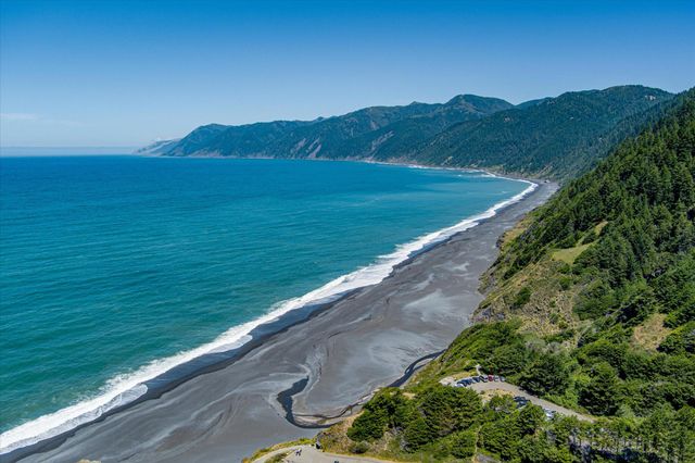 758 Beach Road, Shelter Cove, CA 95589