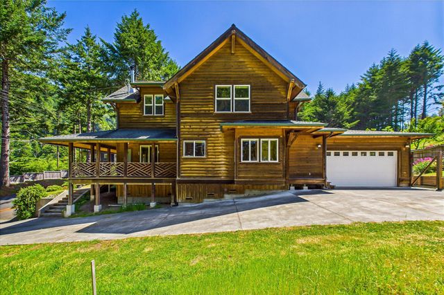 758 Beach Road, Shelter Cove, CA 95589