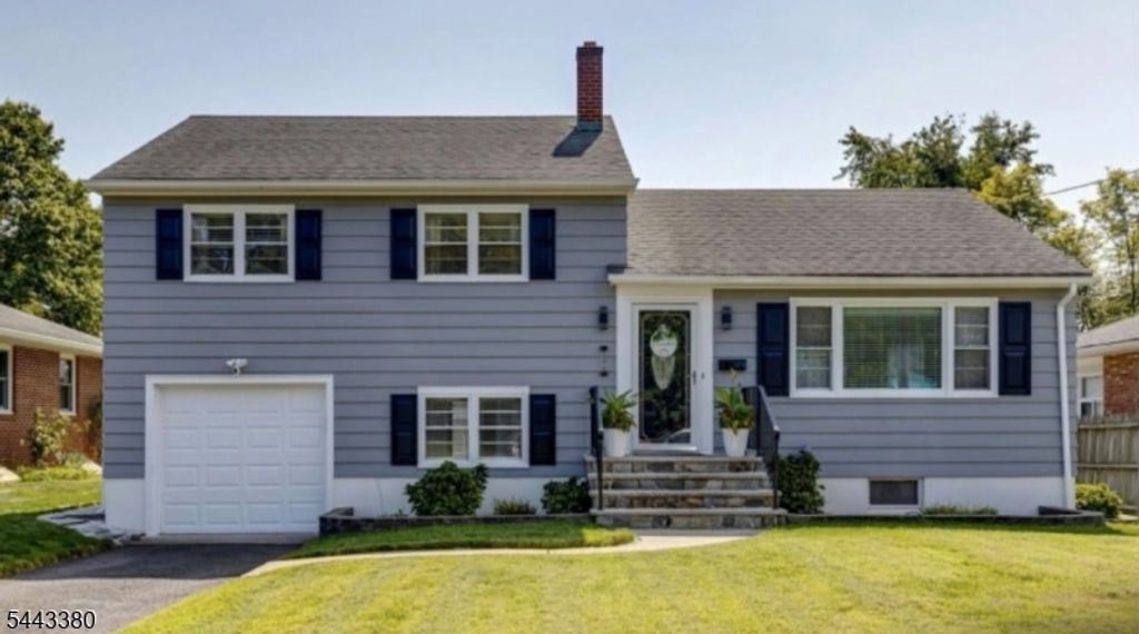 701 Denninger Rd, North Plainfield Boro, NJ 07063