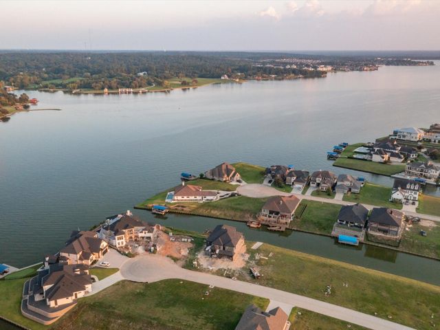10724 S Lake Mist Lane, Willis, TX 77318