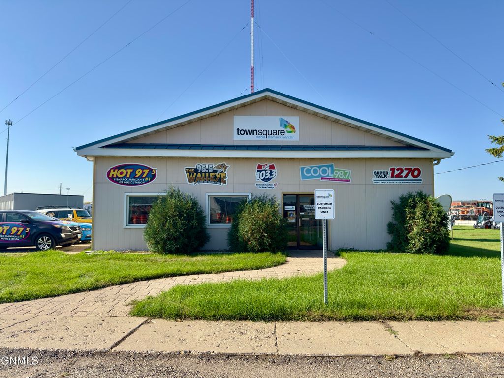 4303 Memorial Highway, Mandan, ND 58554 photo 2