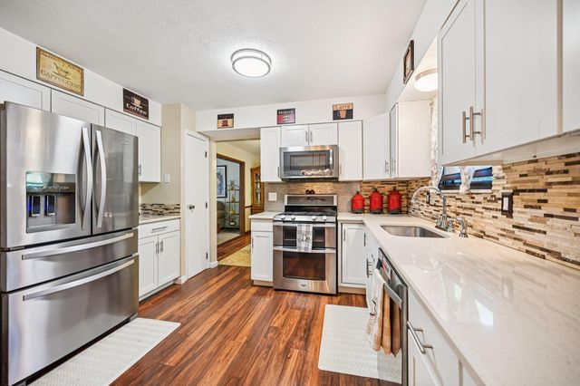 1800 Lakehill Court, Columbus, OH 43229