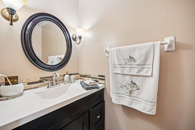 1800 Lakehill Court, Columbus, OH 43229