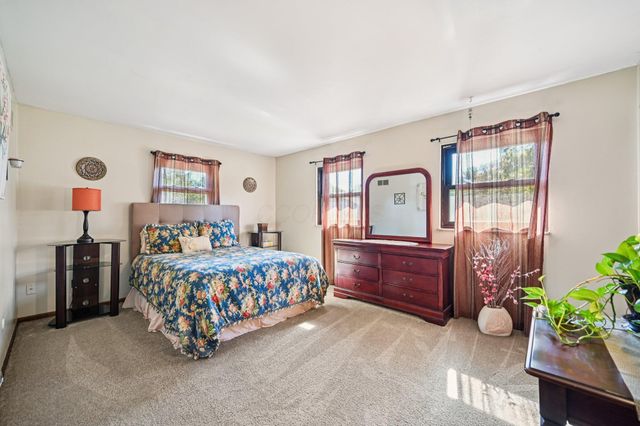 1800 Lakehill Court, Columbus, OH 43229