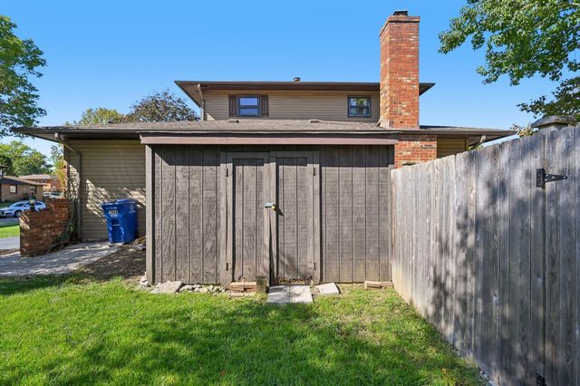 1800 Lakehill Court, Columbus, OH 43229