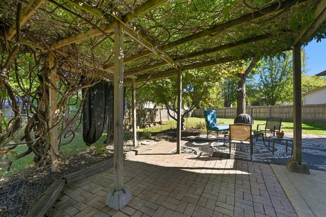 1800 Lakehill Court, Columbus, OH 43229