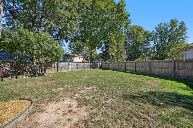 1800 Lakehill Court, Columbus, OH 43229