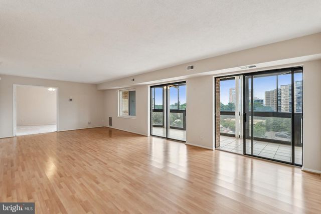 8340 GREENSBORO DR #401, Mclean, VA 22102