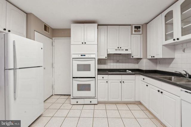 8340 GREENSBORO DR #401, Mclean, VA 22102