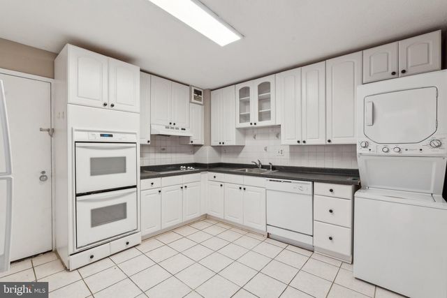 8340 GREENSBORO DR #401, Mclean, VA 22102