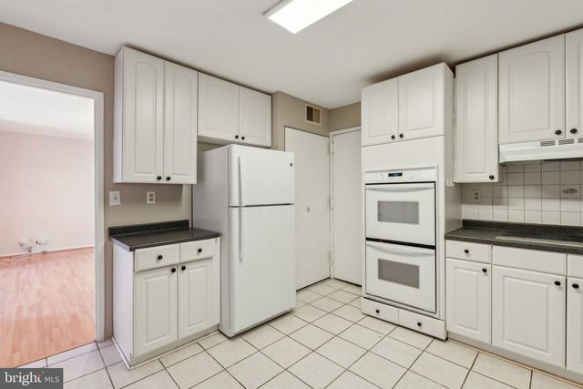 8340 GREENSBORO DR #401, Mclean, VA 22102