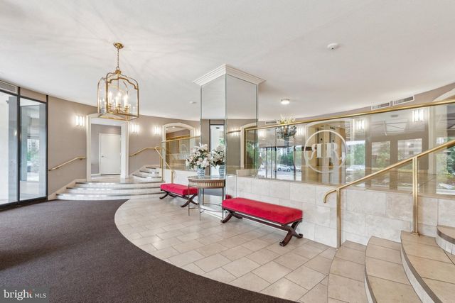 8340 GREENSBORO DR #401, Mclean, VA 22102