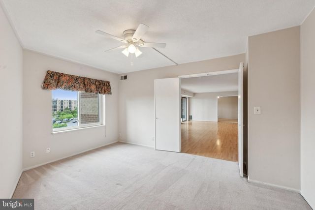 8340 GREENSBORO DR #401, Mclean, VA 22102