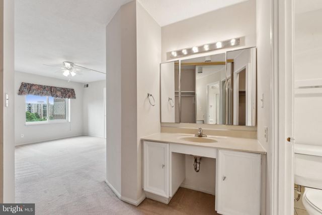 8340 GREENSBORO DR #401, Mclean, VA 22102