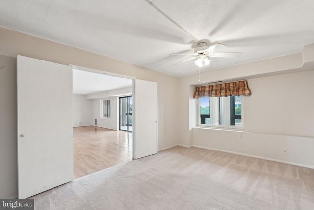 8340 GREENSBORO DR #401, Mclean, VA 22102