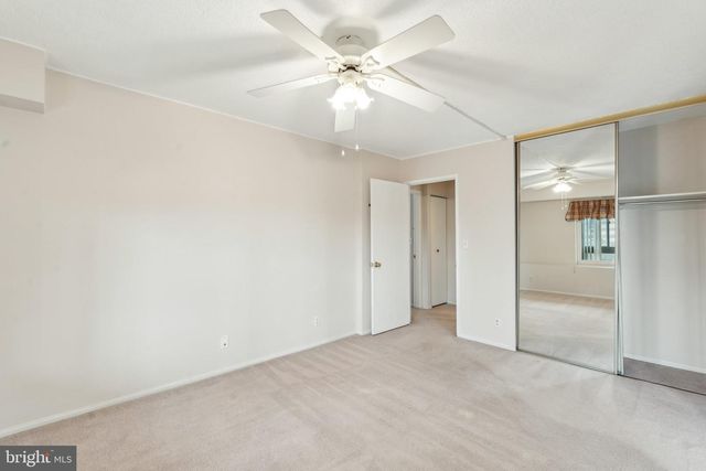 8340 GREENSBORO DR #401, Mclean, VA 22102