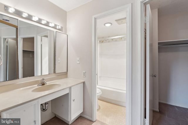 8340 GREENSBORO DR #401, Mclean, VA 22102