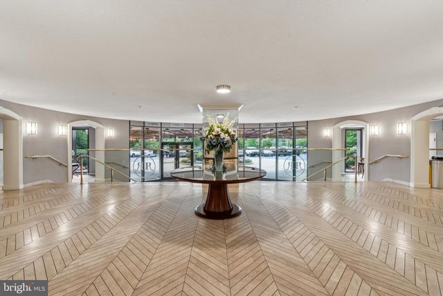 8340 GREENSBORO DR #401, Mclean, VA 22102