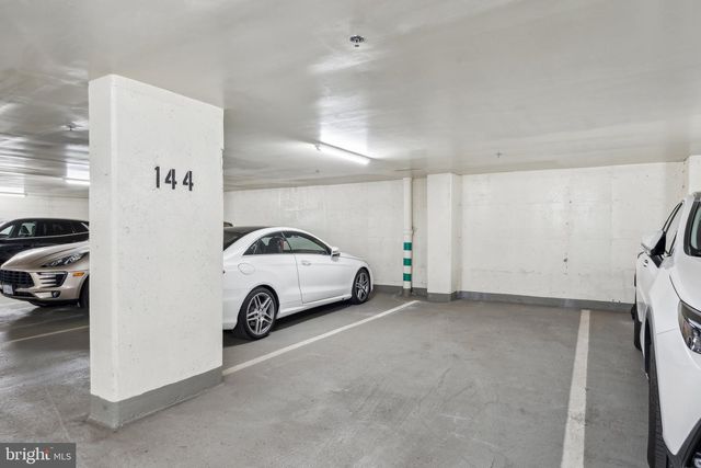 8340 GREENSBORO DR #401, Mclean, VA 22102