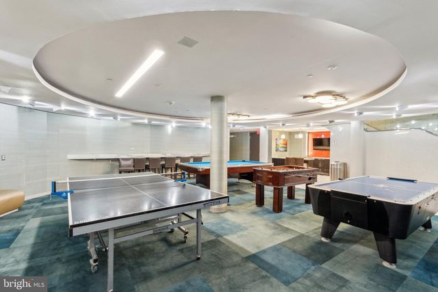 8340 GREENSBORO DR #401, Mclean, VA 22102