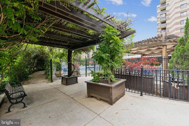 8340 GREENSBORO DR #401, Mclean, VA 22102