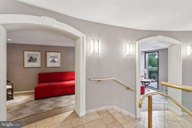 8340 GREENSBORO DR #401, Mclean, VA 22102