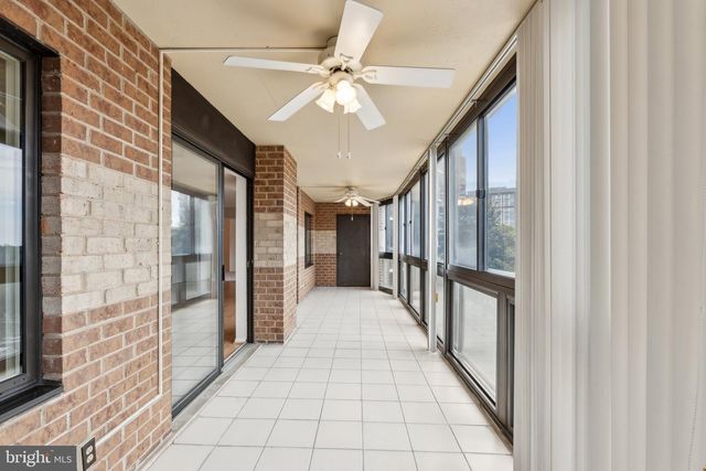 8340 GREENSBORO DR #401, Mclean, VA 22102