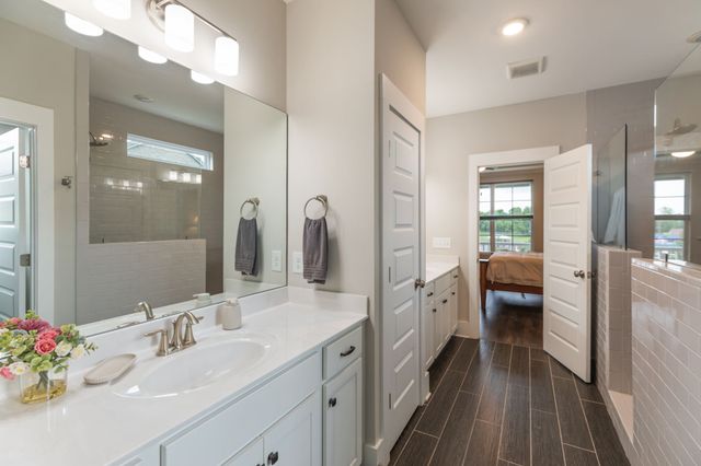 1024 Nave Ct, Nashville, TN 37214