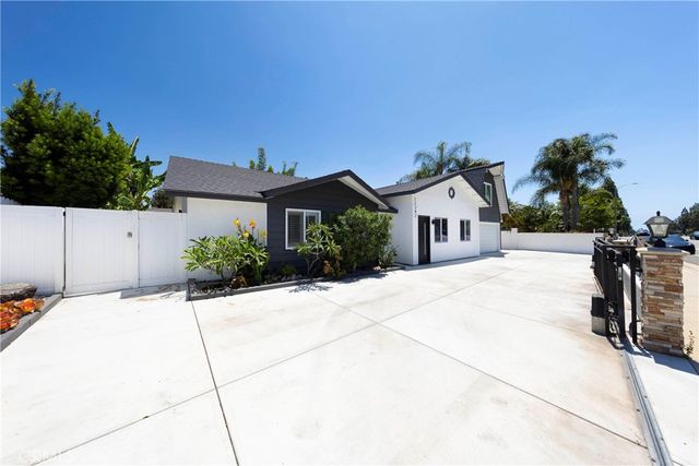 12282 Newport Avenue, North Tustin, CA 92705