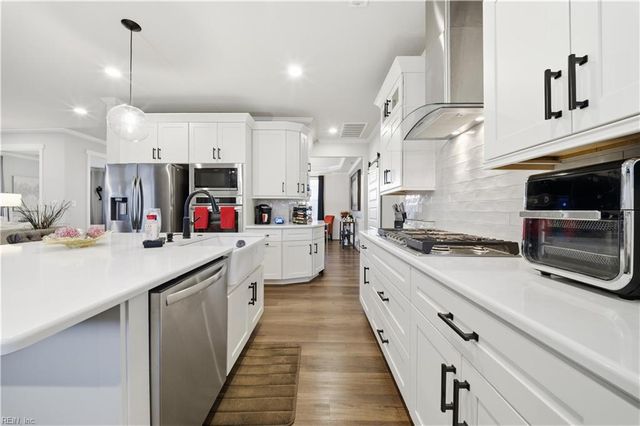 238 Hessian LOOP, Chesapeake, VA 23322