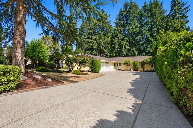 1012 179th Place NE, Bellevue, WA 98008