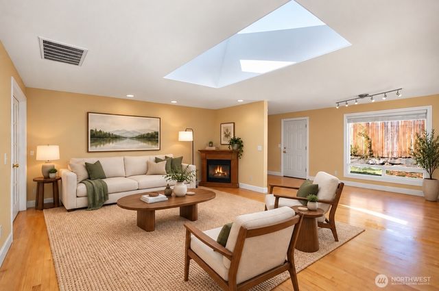 1012 179th Place NE, Bellevue, WA 98008
