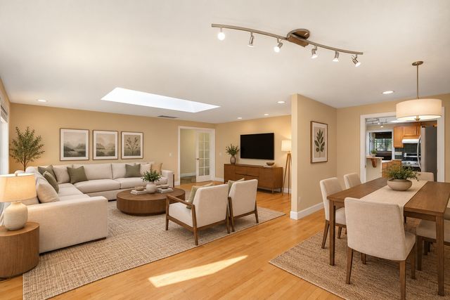 1012 179th Place NE, Bellevue, WA 98008