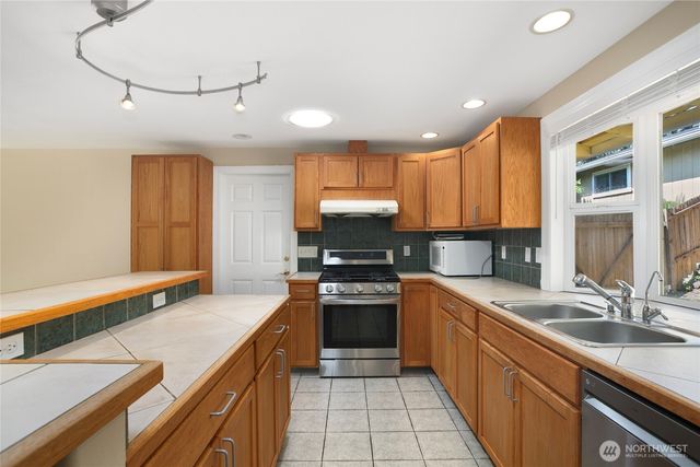 1012 179th Place NE, Bellevue, WA 98008