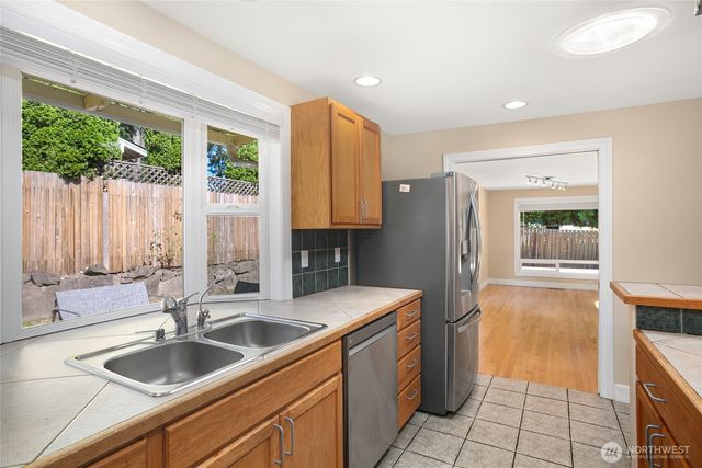1012 179th Place NE, Bellevue, WA 98008