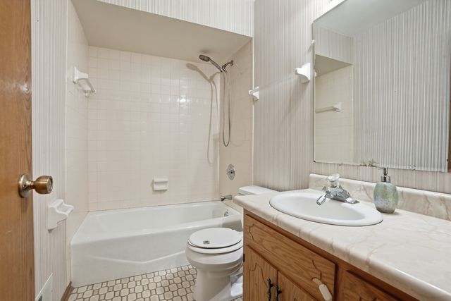 7221 W 154th Street, Orland Park, IL 60462