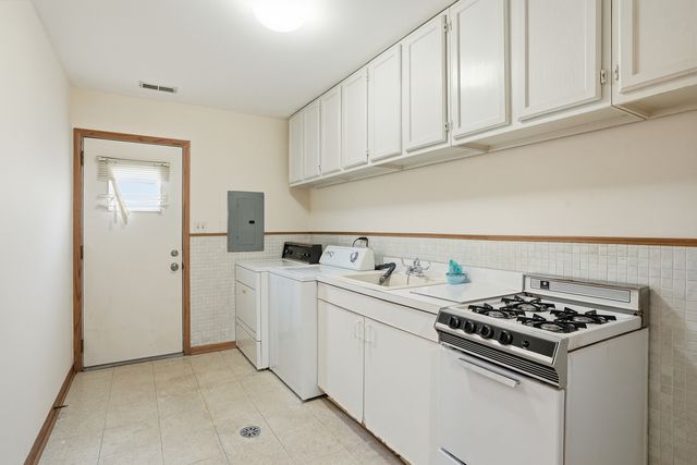 7221 W 154th Street, Orland Park, IL 60462