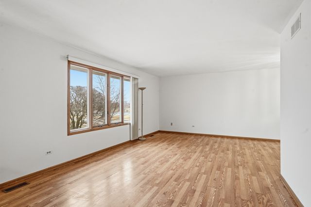 7221 W 154th Street, Orland Park, IL 60462