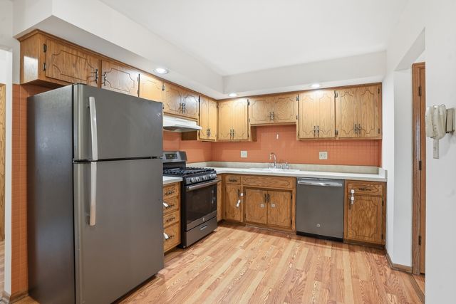 7221 W 154th Street, Orland Park, IL 60462