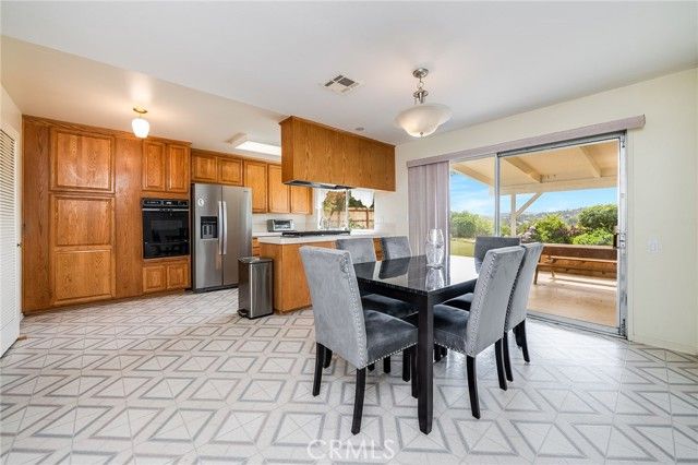 24308 Shrewsbury, West Hills (los Angeles), CA 91307