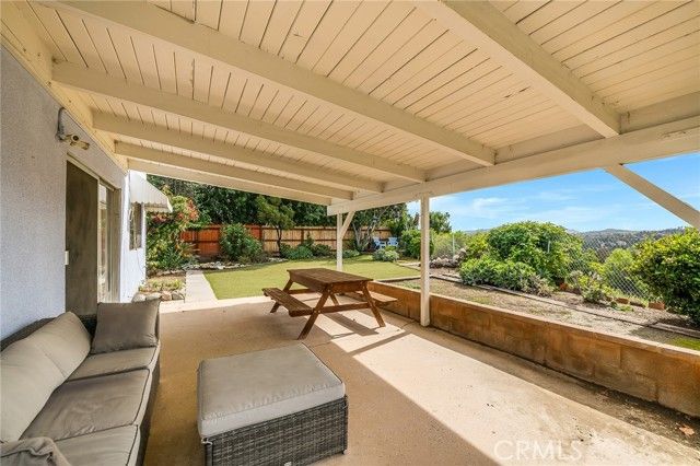 24308 Shrewsbury, West Hills (los Angeles), CA 91307