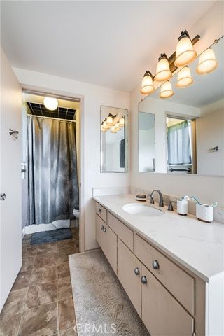 24308 Shrewsbury, West Hills (los Angeles), CA 91307