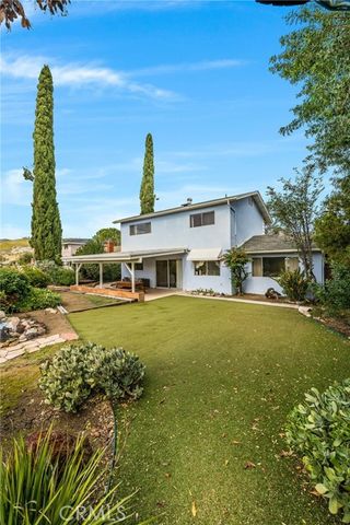 24308 Shrewsbury, West Hills (los Angeles), CA 91307