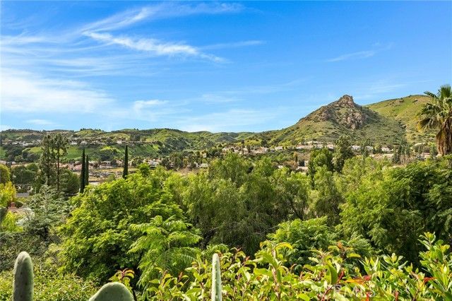 24308 Shrewsbury, West Hills (los Angeles), CA 91307