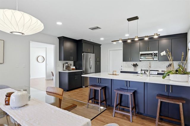 6519 WATERFORD CIRCLE, Sarasota, FL 34238